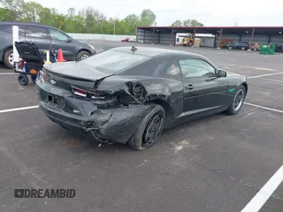 2012 Chevrolet Camaro 2LS z VIN 2G1FA1E32C9154339, wystawiony jako IAAI lot #42041941 z przebiegiem 130 772 mil mil oraz . Historia ofert i sprzedaży dostępna na DreamBid. Obrazek 4.