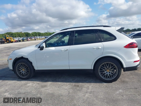 2018 Porsche Cayenne z VIN WP1AA2A27JKA02278, wystawiony jako IAAI lot #42161741 z przebiegiem 62 217 mil mil oraz . Historia ofert i sprzedaży dostępna na DreamBid. Obrazek 14.