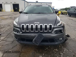 2017 Jeep Cherokee Latitude z VIN 1C4PJMCS6HW656227, wystawiony jako Copart lot #56210775 z przebiegiem 98 770 mil mil oraz Szkoda całkowita • Salvage title. Historia ofert i sprzedaży dostępna na DreamBid. Obrazek 5.