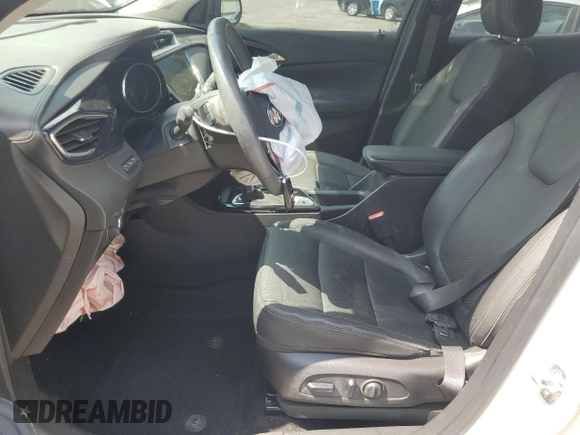2021 Buick Encore GX Essence с VIN KL4MMGSL9MB166902, выставлен на аукционе Copart как лот 62813305 с пробегом 52 591 миль миль и Списание • Salvage title. История ставок и продаж доступна на DreamBid. Изображение 7.