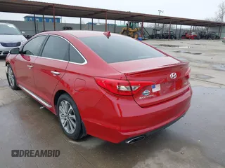 2017 Hyundai Sonata Sport z VIN 5NPE34AF2HH522599, wystawiony jako IAAI lot #41445340 z przebiegiem Nie podano mil oraz . Historia ofert i sprzedaży dostępna na DreamBid. Obrazek 3.