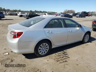 2014 Toyota Camry L with VIN 4T4BF1FK0ER435849, listed as a Copart auction lot 75829974 with 91,571 mi miles and Salvage Title. Bid and sale history available at carsss.com. Image 3.