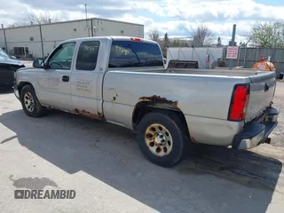 2005 Chevrolet Silverado 1500 LS with VIN 2GCEC19T951272462, listed as a IAAI auction lot 41979435 with 153,855 mi miles. Bid and sale history available at carsss.com. Image 3.