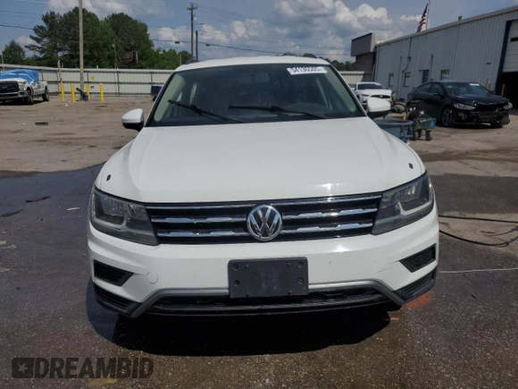 2018 Volkswagen Tiguan S z VIN 3VV1B7AX1JM083571, wystawiony jako Copart lot #54136505 z przebiegiem 137 173 mil mil oraz Szkoda całkowita • Salvage title. Historia ofert i sprzedaży dostępna na DreamBid. Obrazek 5.