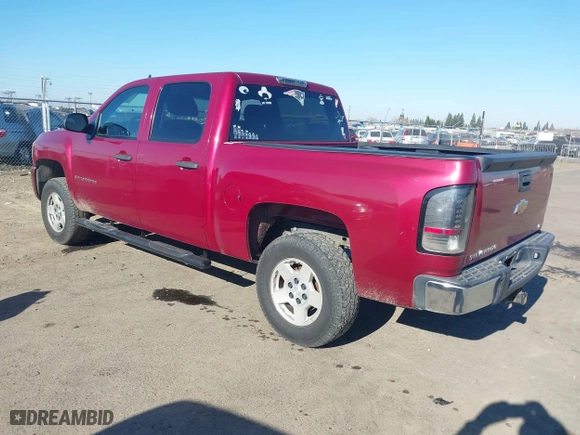 2007 Chevrolet Silverado 1500 LT w/1LT with VIN 2GCEC13C371628738, listed as a IAAI auction lot 41324477 with 204,147 mi miles. Bid and sale history available at carsss.com. Image 3.