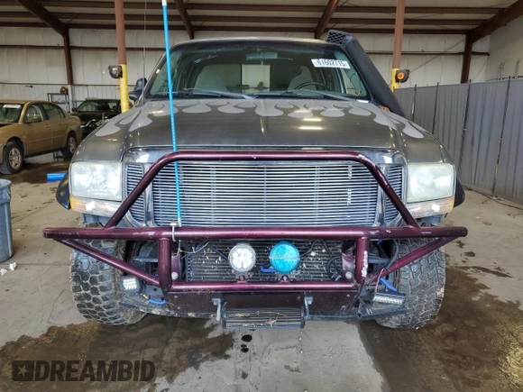 2001 Ford F-250 XL with VIN 1FTNW21F21EB83957, listed as a Copart auction lot 61602715 with 205,738 mi miles and Salvage title. Bid and sale history available at DreamBid. Image 5.