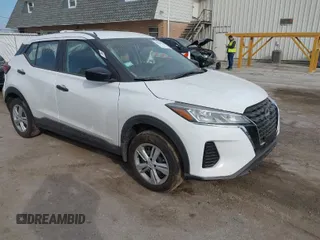 2024 Nissan Kicks S with VIN 3N1CP5BV0RL595059, listed as a IAAI auction lot 41800445 with 590 mi miles. Bid and sale history available at carsss.com. Image 1.