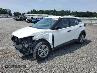 2021 Nissan Kicks S z VIN 3N1CP5BV5ML468106, wystawiony jako Copart lot #60061825 z przebiegiem 62 931 mil mil oraz Czysty tytuł • Clean title. Historia ofert i sprzedaży dostępna na DreamBid. Obrazek 1.