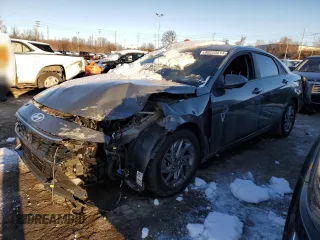 2024 Hyundai Elantra Blue z VIN KMHLM4DJ2RU110030, wystawiony jako Copart lot #86220514 z przebiegiem Nie podano mil oraz Szkoda całkowita • Salvage title. Historia ofert i sprzedaży dostępna na DreamBid. Obrazek 1.