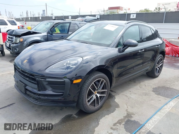 2022 Porsche Macan z VIN WP1AA2A55NLB00378, wystawiony jako IAAI lot #42338661 z przebiegiem 28 045 mil mil oraz . Historia ofert i sprzedaży dostępna na DreamBid. Obrazek 19.