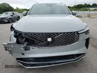 2025 Volvo XC90 Plus with VIN YV4062PB0S1356430, listed as a Copart auction lot 61463685 with 7,901 mi miles and Clean title. Bid and sale history available at DreamBid. Image 5.