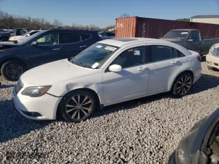 2013 Chrysler 200 Touring with VIN 1C3CCBBG8DN716555, listed as a Copart auction lot 48287105 with 132,807 mi miles and Clean Title. Bid and sale history available at carsss.com. Image 1.