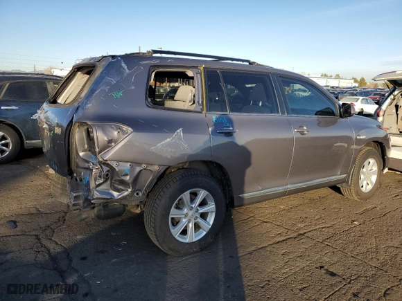2013 Toyota Highlander Hybrid with VIN JTEBC3EH8D2013049, listed as a Copart auction lot 84560324 with 128,529 mi miles and Salvage Title. Bid and sale history available at carsss.com. Image 3.