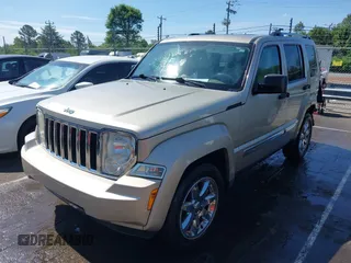 2010 Jeep Liberty Limited z VIN 1J4PN5GK0AW112035, wystawiony jako IAAI lot #42145071 z przebiegiem 151 889 mil mil oraz . Historia ofert i sprzedaży dostępna na DreamBid. Obrazek 18.
