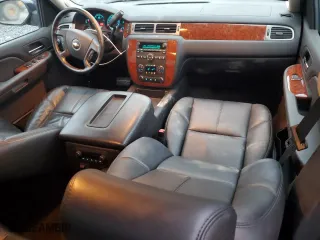 2008 Chevrolet Avalanche LS with VIN 3GNFK12328G138283, listed as a Copart auction lot 83543594 with 126,863 mi miles and Salvage Title. Bid and sale history available at carsss.com. Image 8.