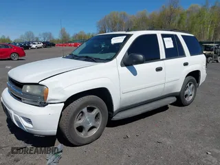 2007 Chevrolet TrailBlazer LS with VIN 1GNDT13S772165044, listed as a IAAI auction lot 42108434 with 93,391 mi miles and . Bid and sale history available at DreamBid. Image 2.