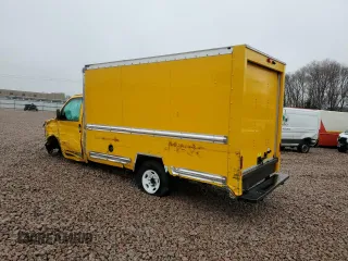 2024 GMC Savana z VIN 1GD07RFP4R1176136, wystawiony jako Copart lot #47645825 z przebiegiem Nie podano mil oraz Szkoda całkowita • Salvage title. Historia ofert i sprzedaży dostępna na DreamBid. Obrazek 2.