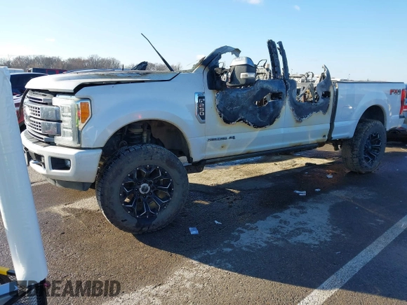 2017 Ford F-250 Lariat z VIN 1FT7W2BT6HEB17693, wystawiony jako IAAI lot #41020067 z przebiegiem Nie podano mil oraz . Historia ofert i sprzedaży dostępna na DreamBid. Obrazek 2.