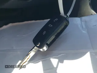 2012 Volkswagen GTI w/Sunroof & Navi PZEV с VIN WVWGD7AJ3CW103062, выставлен на аукционе IAAI как лот 42543885 с пробегом 180 829 миль миль и . История ставок и продаж доступна на DreamBid. Изображение 11.