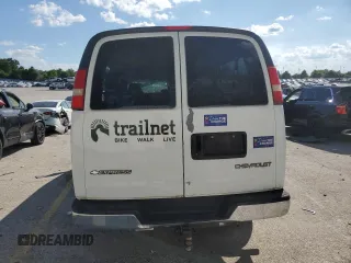 2003 Chevrolet Express Passenger with VIN 1GAHG39UX31231081, listed as a Copart auction lot 62132445 with 207,650 mi miles and Salvage title. Bid and sale history available at DreamBid. Image 6.