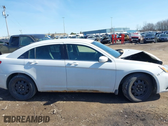 2013 Chrysler 200 LX with VIN 1C3CCBAB1DN640487, listed as a IAAI auction lot 41772952 with 173,109 mi miles. Bid and sale history available at carsss.com. Image 14.