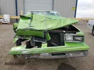 1981 Oldsmobile Cutlass z VIN 1G3AR47F1BR483296, wystawiony jako Copart lot #76765774 z przebiegiem 34 550 mil mil oraz Szkody całkowita. Historia ofert i sprzedaży dostępna na DreamBid. Obrazek 5.
