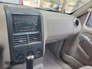 2006 Ford Explorer XLS z VIN 1FMEU62E26UB17291, wystawiony jako IAAI lot #42378335 z przebiegiem 158 911 mil mil oraz . Historia ofert i sprzedaży dostępna na DreamBid. Obrazek 15.