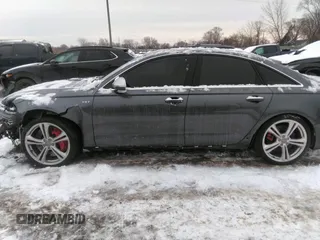 2018 Audi S6 Prestige with VIN WAUHFAFC2JN076555, listed as a IAAI auction lot 41576151 with 60,433 mi miles. Bid and sale history available at carsss.com. Image 14.