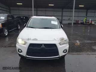 2010 Mitsubishi Outlander GT with VIN JA4JT5AXXAZ016007, listed as a IAAI auction lot 41595345 with 207,985 mi miles. Bid and sale history available at carsss.com. Image 6.