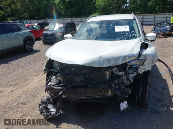 2017 Nissan Rogue SL z VIN 5N1AT2MT5HC884728, wystawiony jako IAAI lot #42330244 z przebiegiem 89 744 mil mil oraz . Historia ofert i sprzedaży dostępna na DreamBid. Obrazek 13.