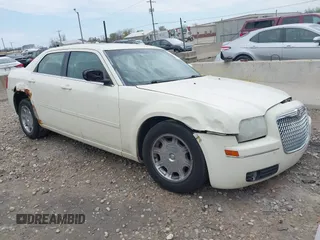 2006 Chrysler 300 Touring with VIN 2C3KA53G16H520826, listed as a IAAI auction lot 42204727 with 247,771 mi miles. Bid and sale history available at carsss.com. Image 1.