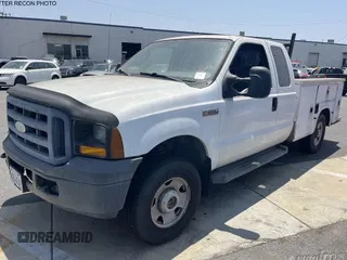 2006 Ford F-250 z VIN 1FDSX215X6ED85987, wystawiony jako IAAI lot #42764950 z przebiegiem 185 352 mil mil oraz . Historia ofert i sprzedaży dostępna na DreamBid. Obrazek 6.