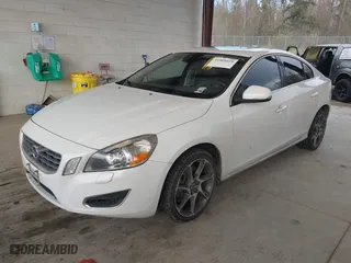 2013 Volvo S60 T6 R-Design Platinum with VIN YV1902FH2D1218127, listed as a IAAI auction lot 41901029 with 97,741 mi miles. Bid and sale history available at carsss.com. Image 2.