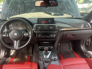 2018 BMW M3 z VIN WBS8M9C55J5J78860, wystawiony jako Copart lot #55635395 z przebiegiem 20 754 mil mil oraz Szkody całkowita. Historia ofert i sprzedaży dostępna na DreamBid. Obrazek 9.