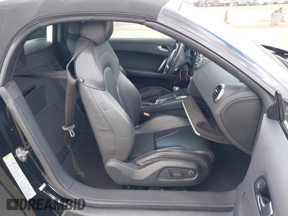 2012 Audi TTS z VIN TRU41AFK4C1012542, wystawiony jako IAAI lot #41746061 z przebiegiem 57 705 mil mil oraz . Historia ofert i sprzedaży dostępna na DreamBid. Obrazek 5.