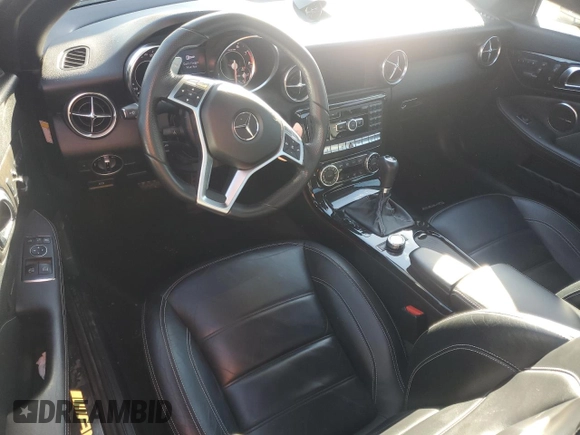 2013 Mercedes-Benz SLK z VIN WDDPK7FA9DF053287, wystawiony jako Copart lot #43588335 z przebiegiem 34 247 mil mil oraz Szkoda całkowita • Salvage title. Historia ofert i sprzedaży dostępna na DreamBid. Obrazek 8.