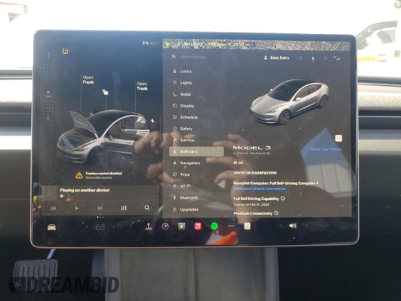 2025 Tesla Model 3 Long Range z VIN 5YJ3E1EA8SF927015, wystawiony jako Copart lot #89373905 z przebiegiem 91 mil mil oraz Szkoda całkowita • Salvage title. Historia ofert i sprzedaży dostępna na DreamBid. Obrazek 9.