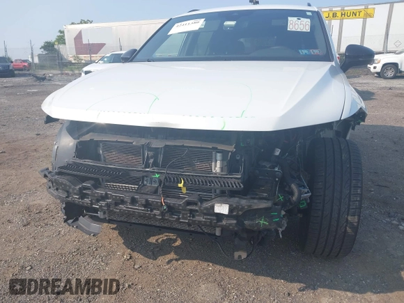 2023 Volkswagen Tiguan SE R-Line Black z VIN 3VV8B7AX9PM055640, wystawiony jako IAAI lot #42411380 z przebiegiem 68 922 mil mil oraz . Historia ofert i sprzedaży dostępna na DreamBid. Obrazek 6.