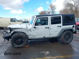 2014 Jeep Wrangler Unlimited Rubicon with VIN 1C4BJWFG2EL264792, listed as a IAAI auction lot 40938380 with 145,886 mi miles. Bid and sale history available at carsss.com. Image 15.