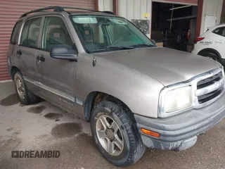 2003 Chevrolet Tracker z VIN 2CNBE13C936925437, wystawiony jako IAAI lot #41607150 z przebiegiem 205 982 mil mil oraz . Historia ofert i sprzedaży dostępna na DreamBid. Obrazek 1.