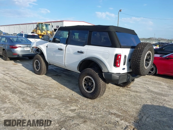 2022 Ford Bronco with VIN 1FMEE5DP7NLB41371, listed as a IAAI auction lot 41575668 with 5,168 mi miles. Bid and sale history available at carsss.com. Image 3.