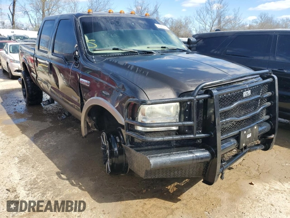 2005 Ford F-250 XL with VIN 1FTSW21P45ED31320, listed as a Copart auction lot 46085614 with 276,566 mi miles and Salvage title. Bid and sale history available at DreamBid. Image 4.