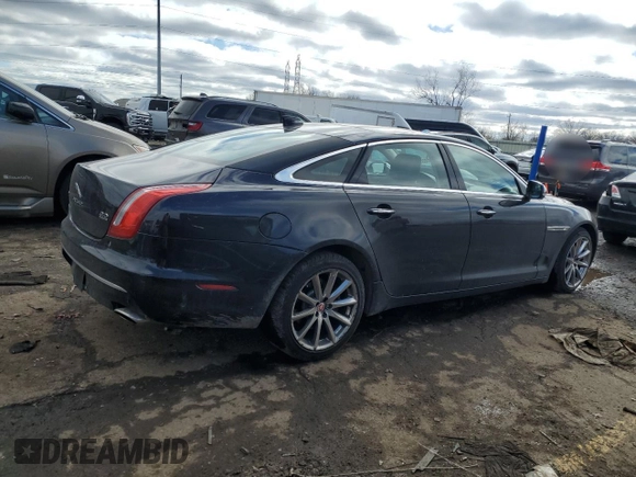 2017 Jaguar XJ with VIN SAJWJ2GD8H8W07547, listed as a Copart auction lot 47433375 with 40,258 mi miles and Clean Title. Bid and sale history available at carsss.com. Image 3.