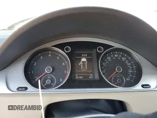 2014 Volkswagen CC R-Line с VIN WVWBP7ANXEE540649, выставлен на аукционе Copart как лот 53528915 с пробегом 42 194 миль миль и Списание • Salvage title. История ставок и продаж доступна на DreamBid. Изображение 9.