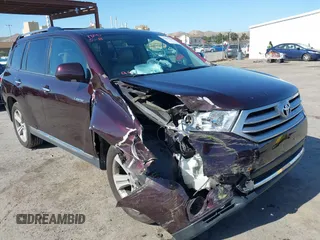 2013 Toyota Highlander Limited z VIN 5TDDK3EH7DS276173, wystawiony jako IAAI lot #42223590 z przebiegiem 45 821 mil mil oraz . Historia ofert i sprzedaży dostępna na DreamBid. Obrazek 1.