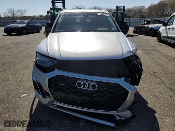 2022 Audi Q5 S line Premium Plus with VIN WA1EAAFY1N2133216, listed as a Copart auction lot 53114465 with 28,571 mi miles and Clean title. Bid and sale history available at DreamBid. Image 5.