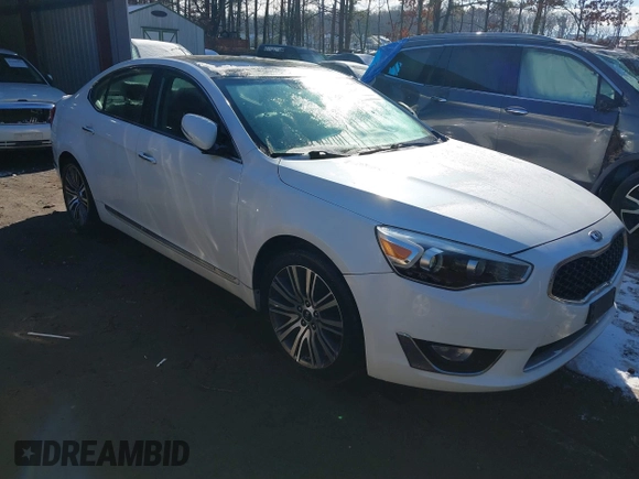 2015 Kia Cadenza Premium with VIN KNALN4D78F5180348, listed as a IAAI auction lot 41307129 with 61,924 mi miles. Bid and sale history available at carsss.com. Image 1.