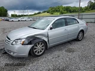 2007 Toyota Avalon XL z VIN 4T1BK36B77U188558, wystawiony jako Copart lot #56648815 z przebiegiem 100 936 mil mil oraz Szkoda całkowita • Salvage title. Historia ofert i sprzedaży dostępna na DreamBid. Obrazek 1.