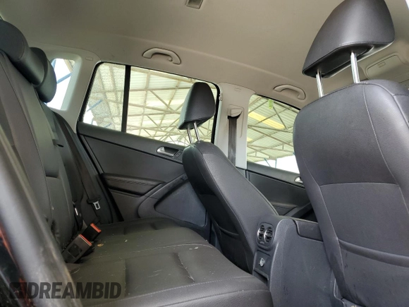 2016 Volkswagen Tiguan R-Line with VIN WVGAV7AX2GW580915, listed as a Copart auction lot 66318655 with 135,560 mi miles and Clean title. Bid and sale history available at DreamBid. Image 10.