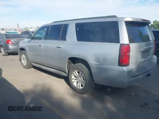 2016 Chevrolet Suburban LT z VIN 1GNSKHKC5GR281539, wystawiony jako IAAI lot #42500552 z przebiegiem 244 064 mil mil oraz . Historia ofert i sprzedaży dostępna na DreamBid. Obrazek 3.